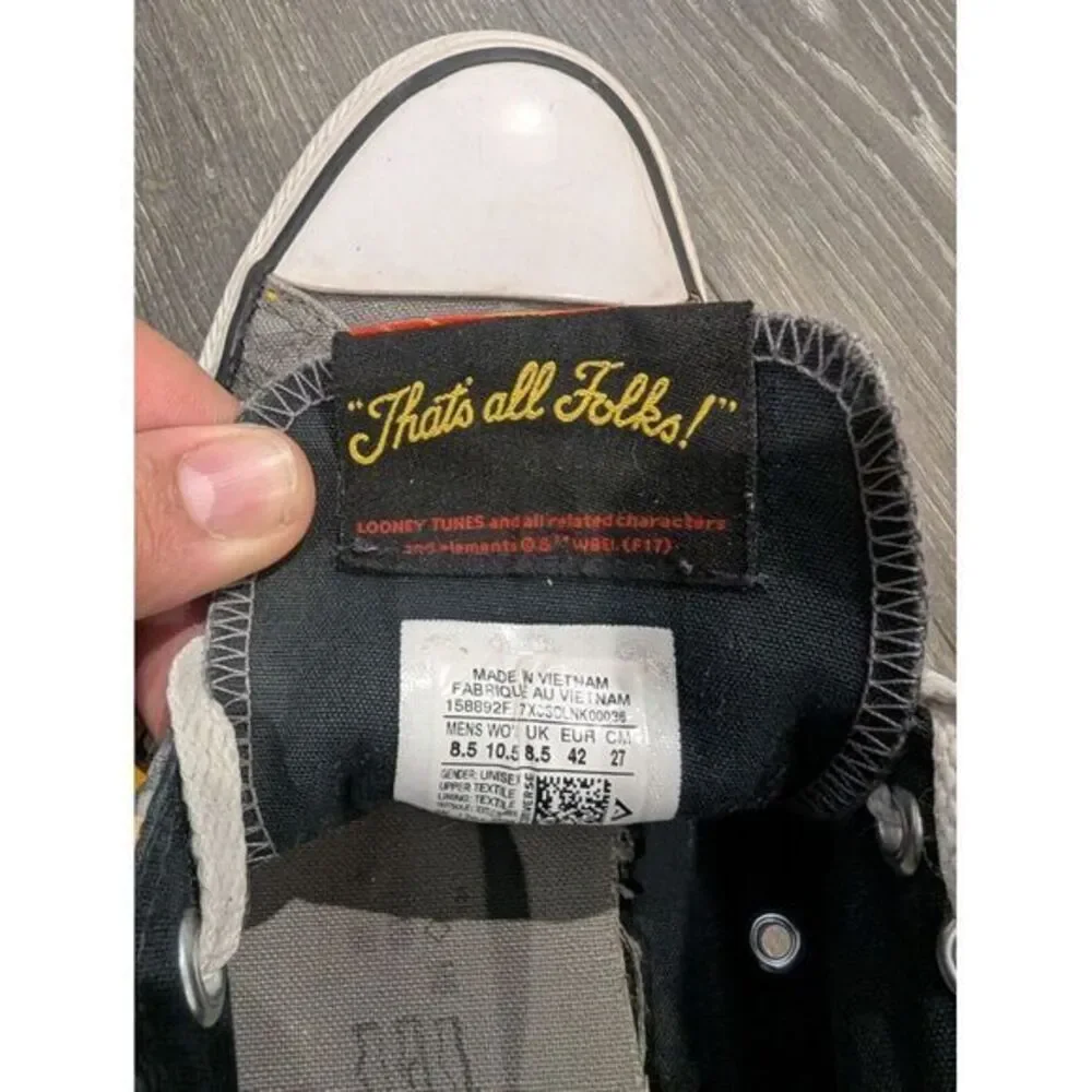 Converse Chuck Taylor All Star Lo Looney Tunes Daffy Bugs Sneakers M 8.5 W 10.5 - Picture 8 of 8